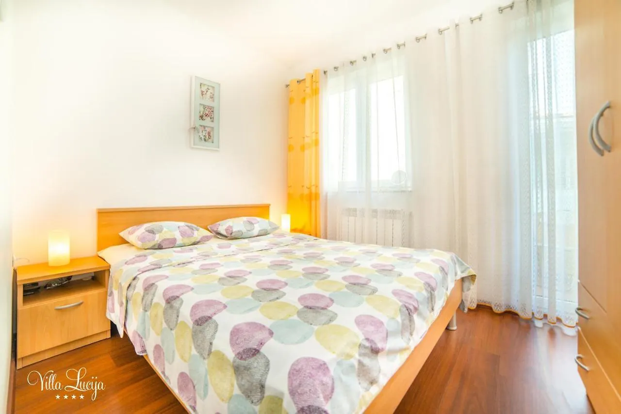 Villa Lucija Pula 0*,